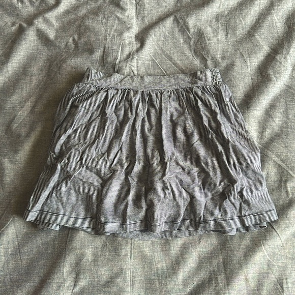 Oshkosh jersey knit skirt (girls S/7) - Picture 1 of 5